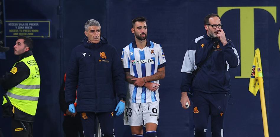 Real Sociedad star returns to training just eight days after having surgery on broken arm