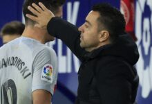 Xavi Hernandez goes after Robert Lewandowski in attempt to fire up Barcelona