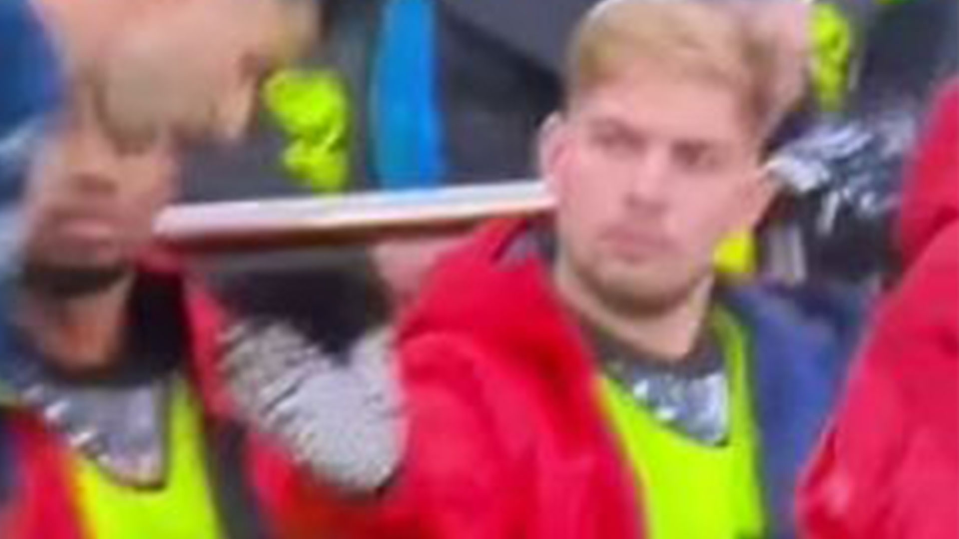 Emile Smith Rowe left hanging by Arsenal team-mate in awkward moment after substitution during defeat to Fulham